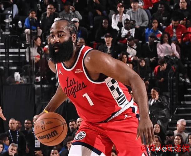 快船碾压湖人!伦纳德科林斯联手砍49分,哈登掌控节奏,两替补齐爆发 快船碾压湖人!伦纳德科林斯联手砍49分,哈登掌控节奏,两替补齐爆发