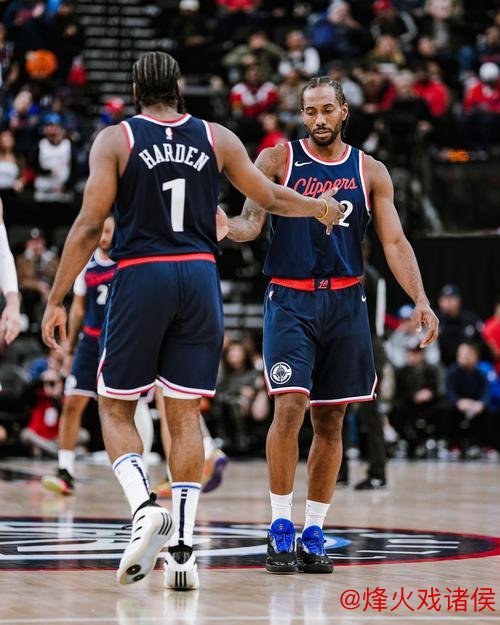 快船碾压湖人!伦纳德科林斯联手砍49分,哈登掌控节奏,两替补齐爆发 快船碾压湖人!伦纳德科林斯联手砍49分,哈登掌控节奏,两替补齐爆发