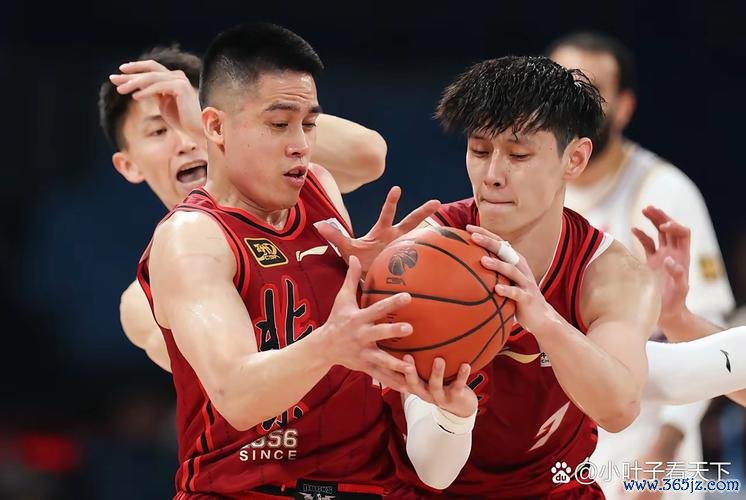 陈盈骏17+10崔永熙17分 广州力克青岛挺进八强