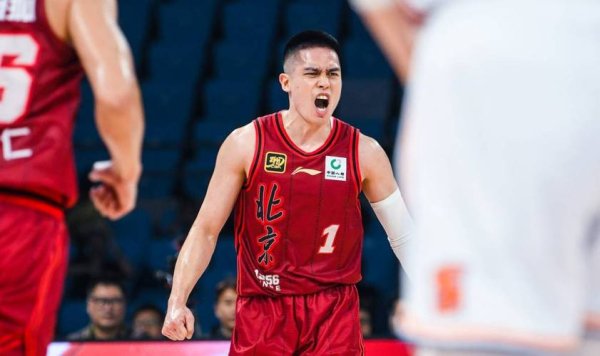 星空体育下载 陈盈骏砍22分首钢力克新疆 佩里23分深圳击败天津